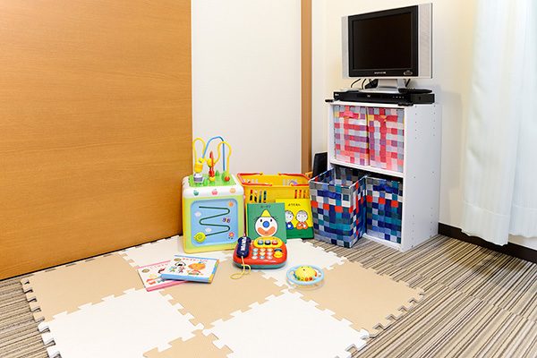 施術中はキッズルームでお子さんを自由に遊ばせてください。